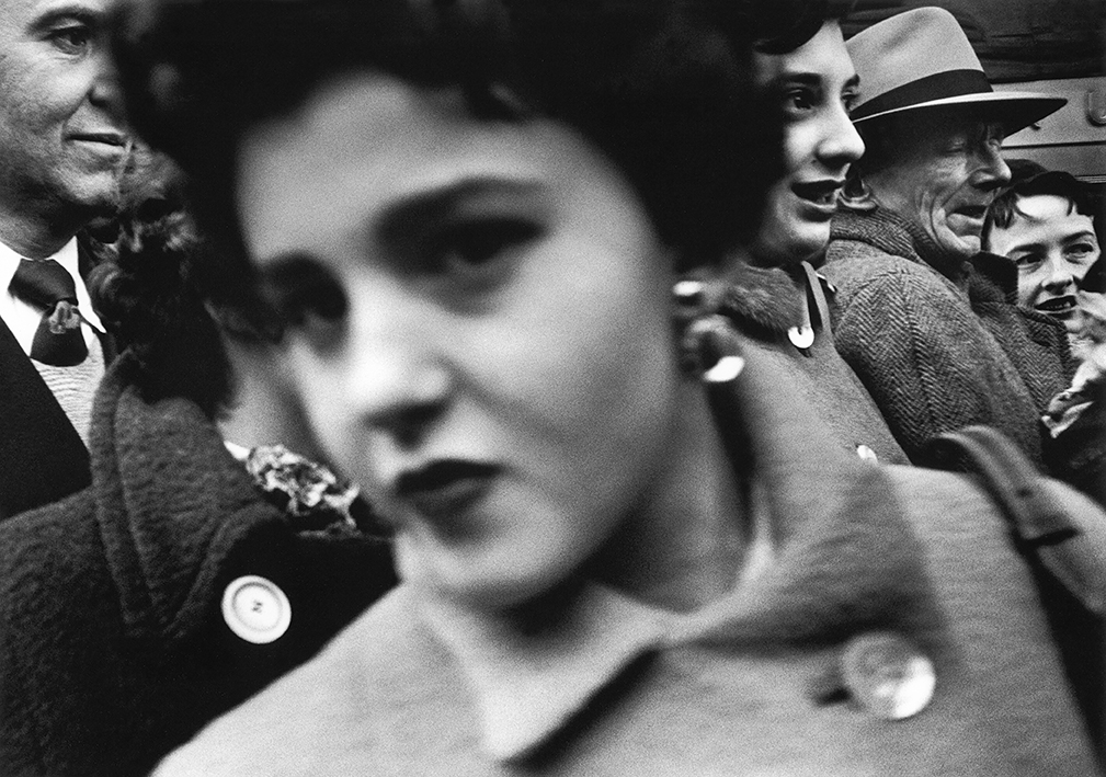 William Klein, Big face, Big buttons, New York, 1955