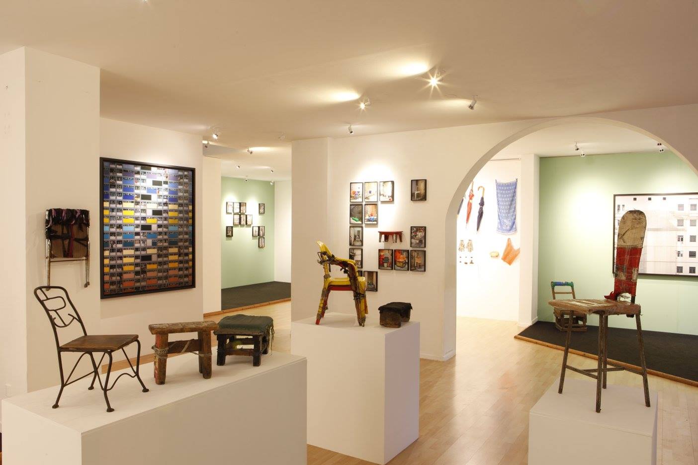 vue d'exposition hong kong de michael wolf au centre photographique rouen normandie, mars mai 2016 3