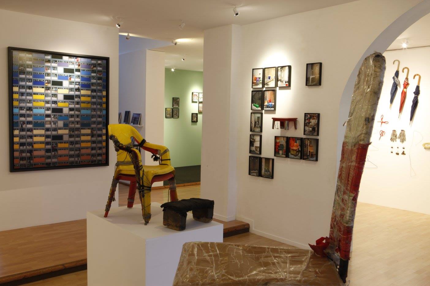 vue d'exposition hong kong de michael wolf au centre photographique rouen normandie, mars mai 2016 5