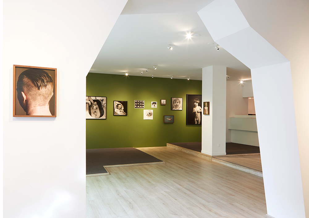 Vue d'exposition Fils de Koos Breukel au Centre photographique Rouen Normandie février-aout 2020 3