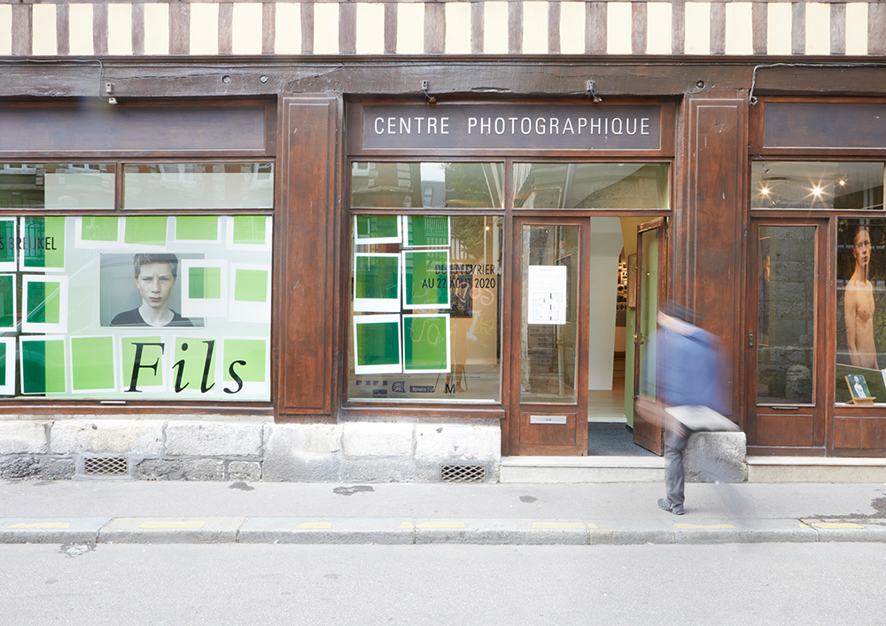 Vue d'exposition Fils de Koos Breukel au Centre photographique Rouen Normandie février-aout 2020 8