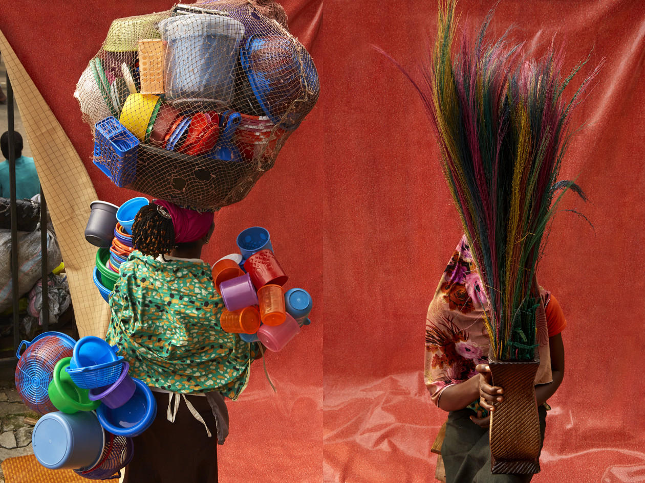 4fLorenzo Vitturi, Nigerian Plastic Bowls and Dyed Pampas Grass, Chinese Tarpaulin and Red (bols en plastique nigérian et herbe de la pampa teintée, bâche chinoise et rouge); Money must be made, 201766172c-4976-48e1-9c07-91184d80c247