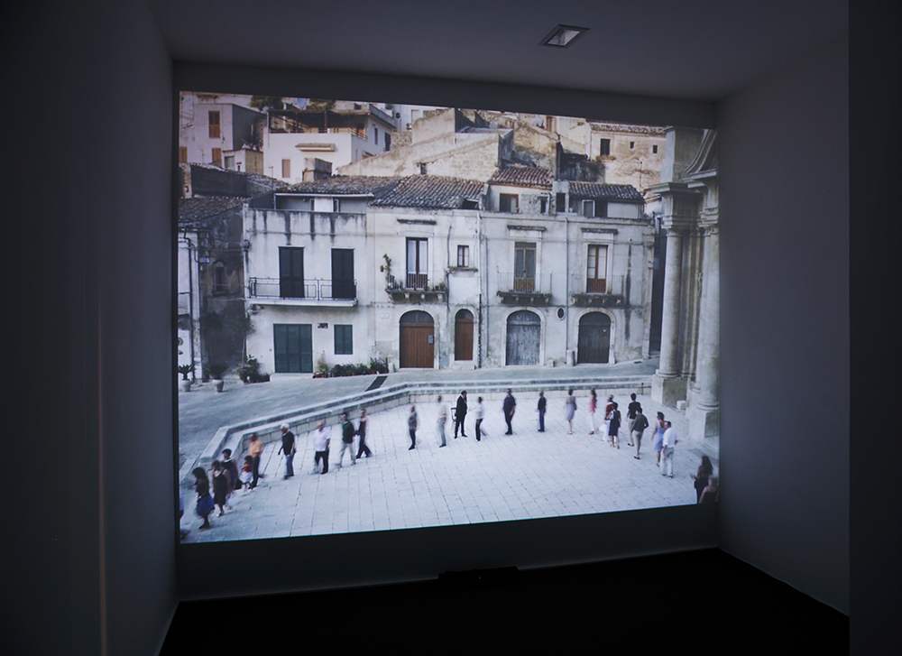 Vue d exposition A fleur du monde Centre photographique Rouen Normandie mai — octobre 2021 6