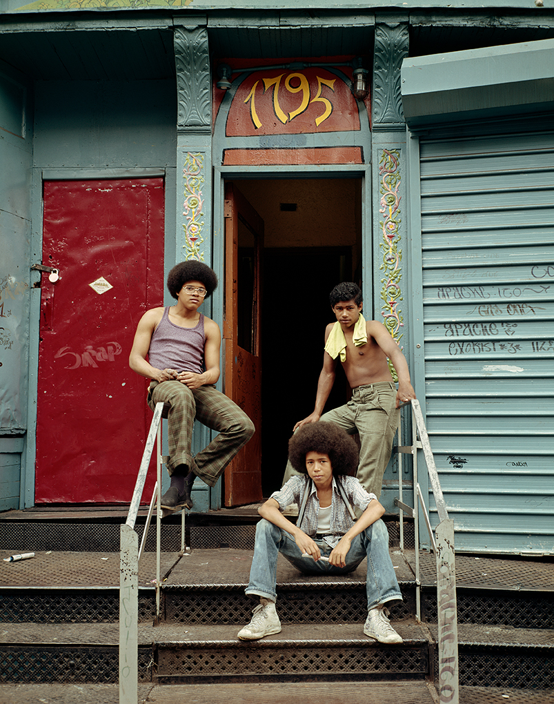 Evelyn Hofer, Three Boys at the Front Door, 1964