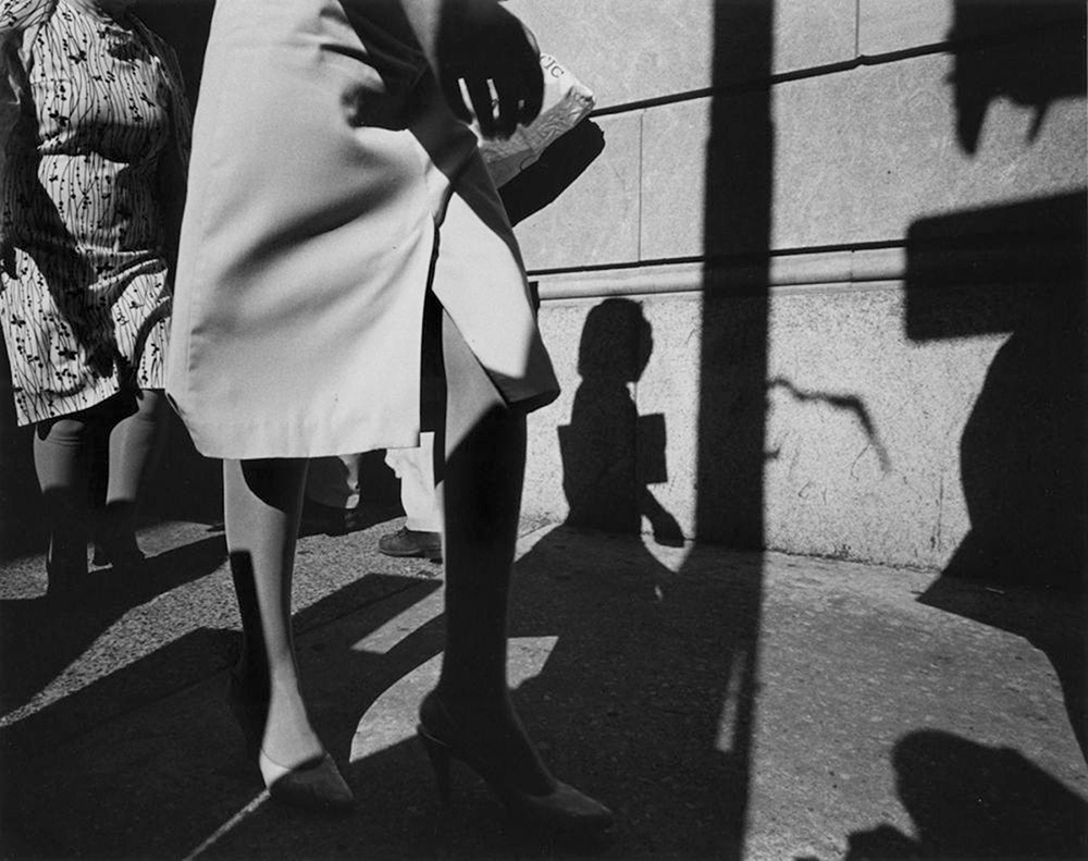 Ray K. Metzker - City Whispers, Philadelphia, 1981 © Estate of Ray K. Metzker : Courtesy Les Douches la Galerie, Paris