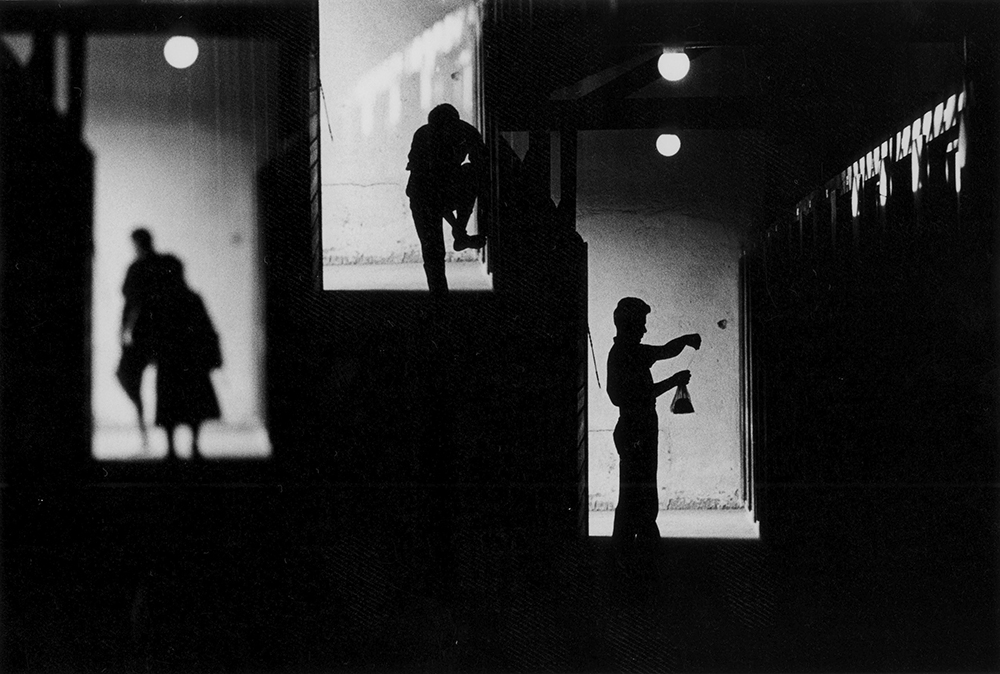 Ray K. Metzker - Europe, Austria, 1960 © Estate of Ray K. Metzker : Courtesy Les Douches la Galerie, Paris