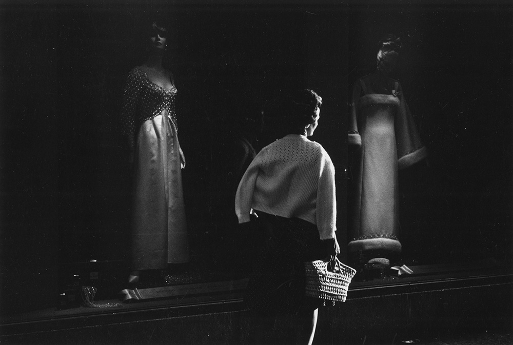 Ray K. Metzker, Philadelphia, 1964 © Estate of Ray K. Metzker : Courtesy Les Douches la Galerie, Paris