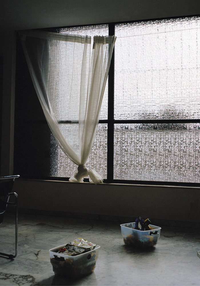 Nina_Medioni_TheVeil-Thelivingroom_004