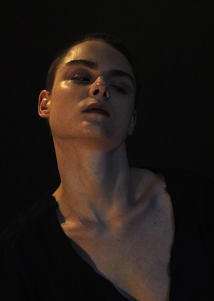 Nolwenn Brod, Hands, Warsaw 2021. Extrait du projet Time of immaturity2